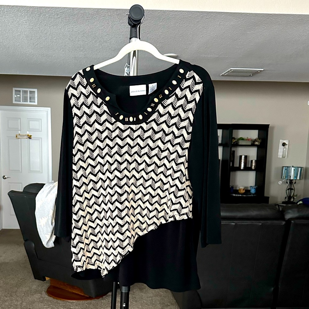 Alfred Dunner black and brown beaded quarter length sleeves top. XL